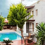 Hotel Stone House