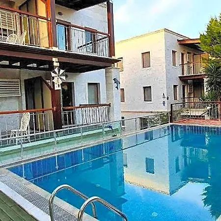 فندق Stone House 3*