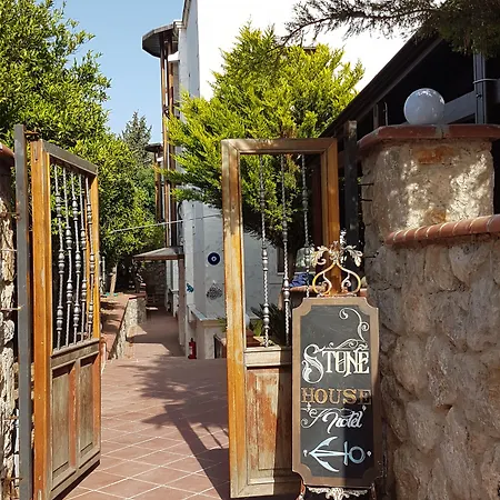 Stone House Szálloda 3*