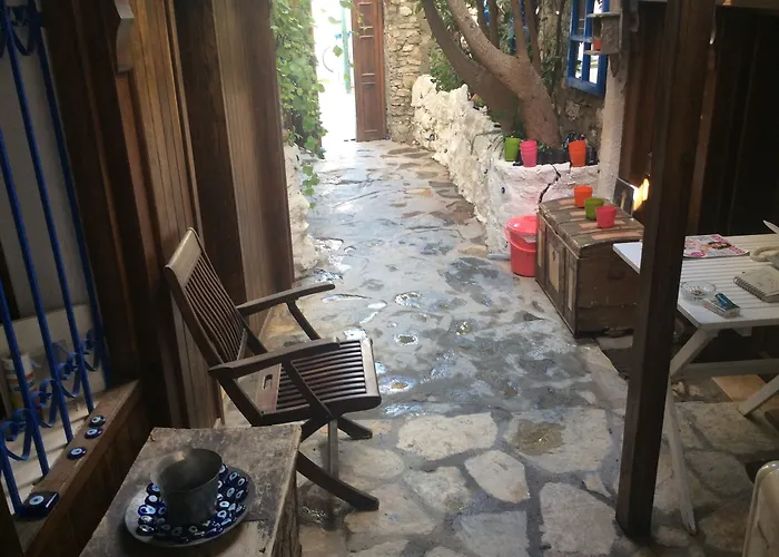 מלון Stone House *